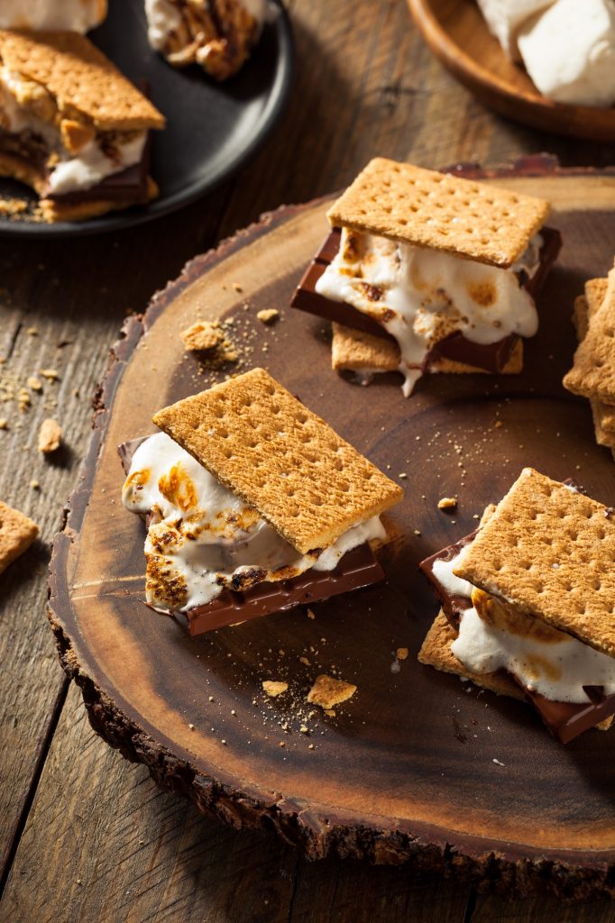 Homemade Gooey Marshmallow S'mores